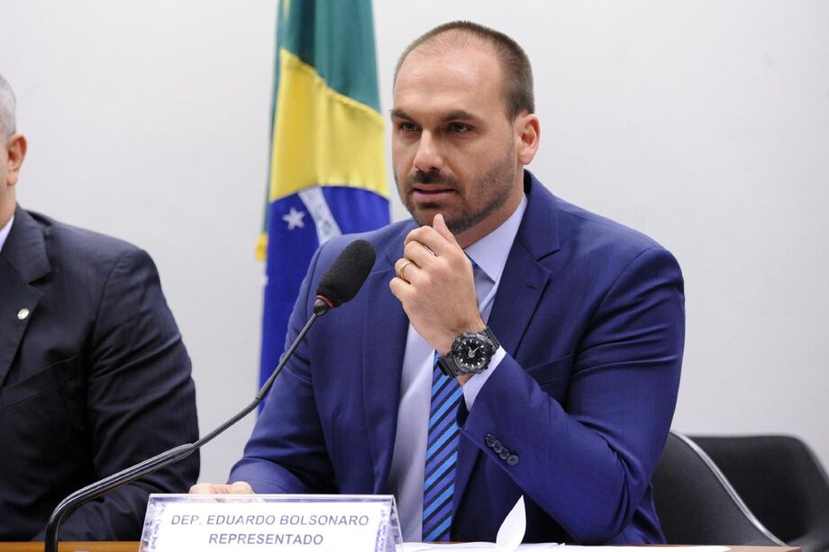 A manifestação do domingo, que teve a participação de Bolsonaro, se concentrou em críticas ao Supremo Tribunal Federal e ao inquérito sobre fake news, que investiga deputados do PSL e também o gabinete do ódio