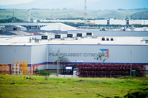 O grupo francês PSA, que no Brasil tem uma fábrica que produz carros das marcas Peugeot e Citröen, se planeja para que os funcionários da área administrativa na América Latina continuem a trabalhar de casa, de maneira definitiva, mesmo após o fim do perío