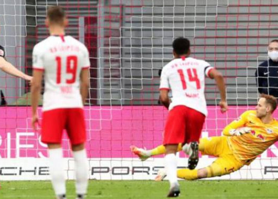 O RB Leipzig levou um susto nesta segunda-feira, no encerramento da 29ª rodada do Campeonato Alemão