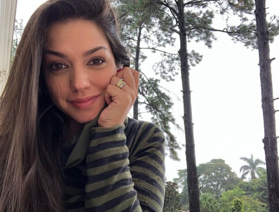 Atriz Thais Fersoza