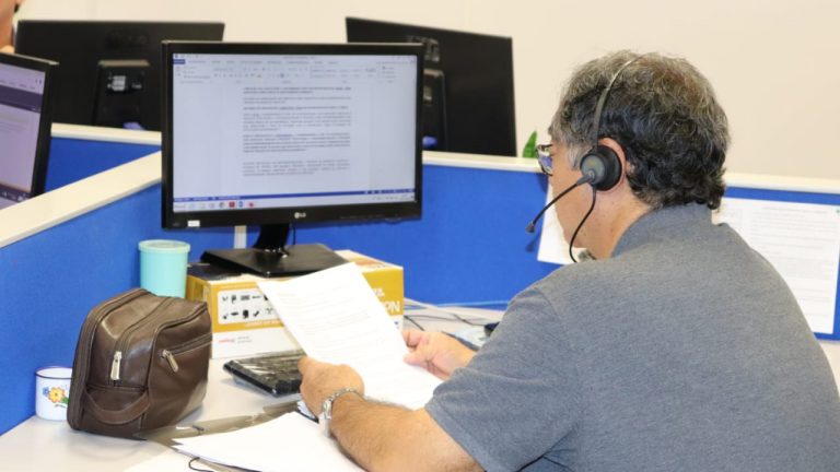 O rastreamento de contatos próximos faz com o que a circulação indiscriminada do vírus seja interrompida, já que, em qualquer sintoma gripal ou respiratório, já é feita a orientação de que o suspeito permaneça em isolamento domiciliar.