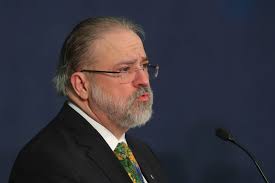 O manifesto quer alertar a sociedade brasileira em geral e solicitar, aos dirigentes e membros do Ministério Público