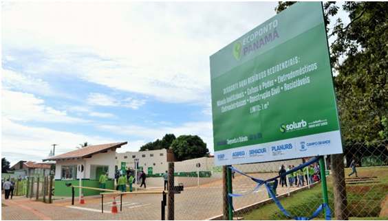 Os Centros de Educação Ambiental são locais dotados de toda uma estrutura física que compreende auditório, espaço multiuso, trilhas e espaços de convivência, os locais são um convite perfeito à reflexão, à caminhada e à vivência de práticas sustentáveis.