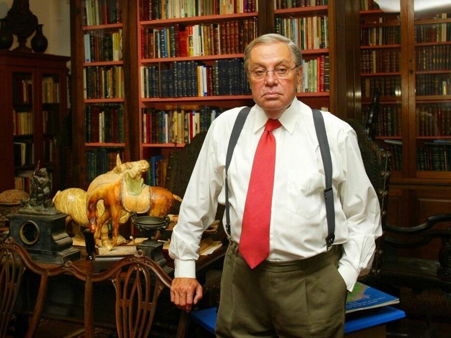 A UFRJ vai decretar ainda hoje luto oficial pela morte de Lessa.