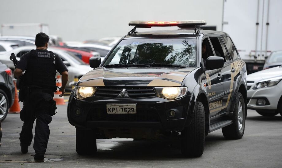A Polícia Federal (PF) prendeu o empresário Miguel Iskin, acusado de desvios na área da saúde do estado do Rio, desde a gestão do ex-governador Sérgio Cabral