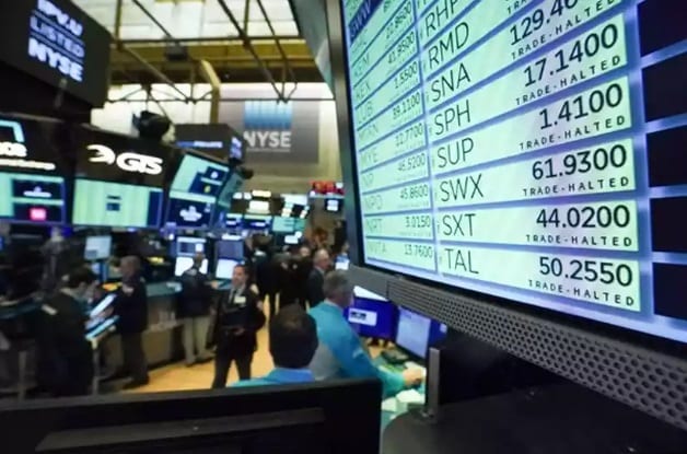 As bolsas de Nova York fecharam com ganhos, nesta sexta-feira, 5, após o relatório de empregos (payroll) dos Estados Unidos mostrar criação de postos de trabalho em abril, ao contrário do que previam analistas