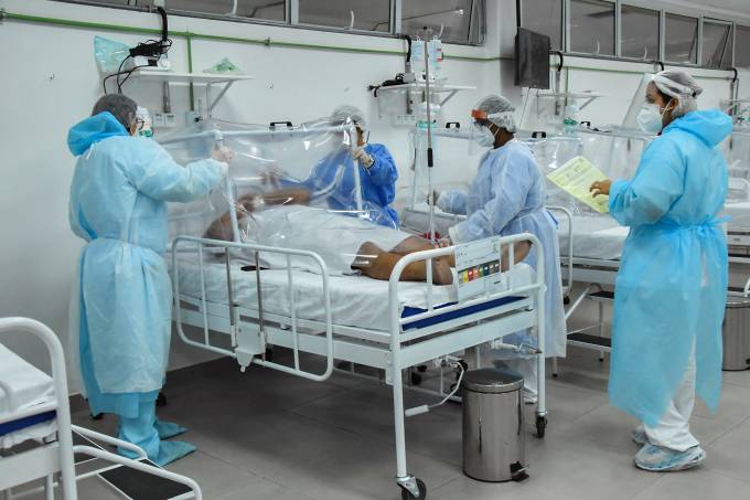 O Reino Unido aparece em segundo lugar, com 40,5 mil vítimas fatais, seguido pelo Brasil, com 35,9 mil mortos até este domingo.
