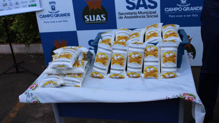 A Secretaria de Assistência Social de Campo Grande (SAS), recebeu na tarde de hoje (08), 1 mil litros de leite da SEMAGRO