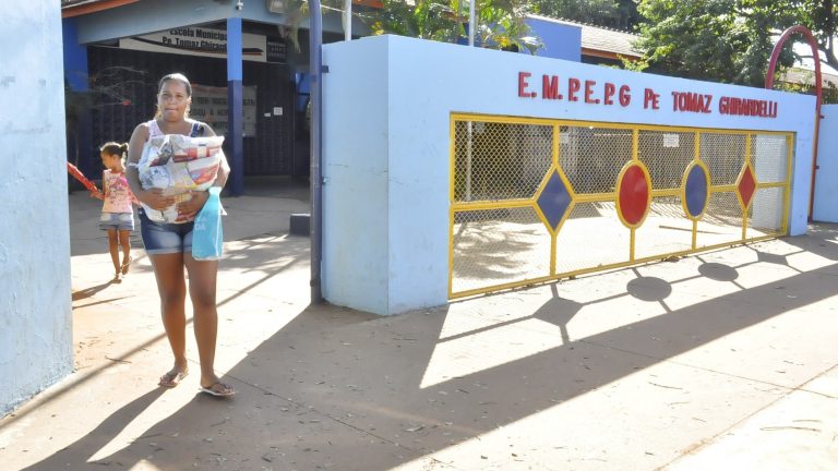 A média é entregar entre 20 e 30 kits merenda por dia nas unidades da Reme.