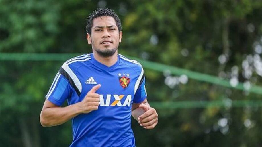 O atacante Hernane usou as redes sociais para tranquilizar os torcedores do Sport