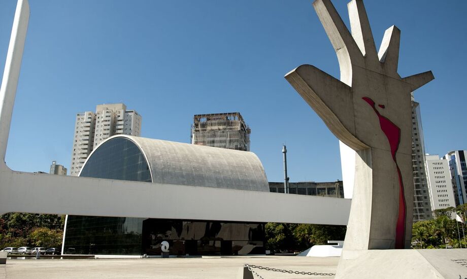 O Memorial da América Latina, em São Paulo, inaugura na próxima terça-feira, dia 16 de junho, o Belas Artes Drive-in, espaço destinado à exibição de filmes em que o público assistirá à sessão dentro de seu próprio carro, respeitando o isolamento social