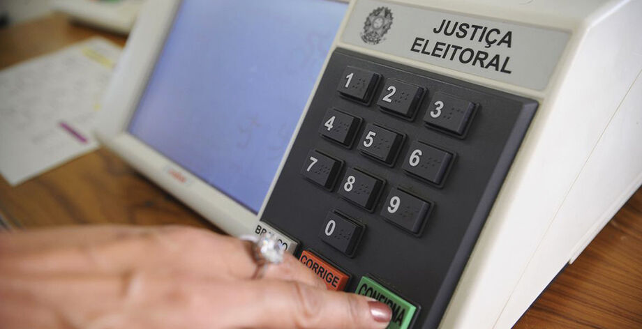 Uma proposta de emenda à Constituição (PEC 22/2020) pode adiar o calendário eleitoral deste ano em dois meses, para evitar aglomeração de pessoas nas convenções partidárias, marcadas a partir de 20 de julho