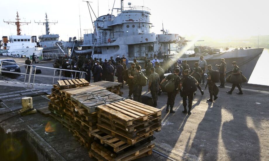 Para ajudar as pessoas da Região Norte, com diversas necessidades, a esperança vem dos seis navios da Marinha