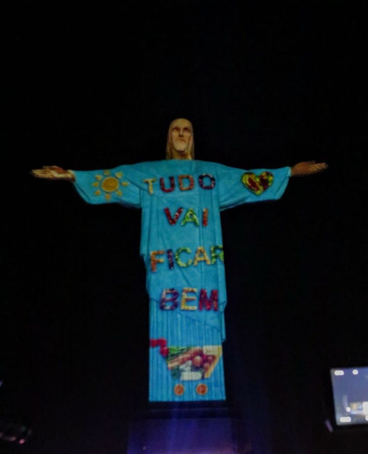 A imagem do Cristo Redentor, que durante a pandemia de coronavírus já foi iluminada durante diversas campanhas, desta vez teve mais um momento emocionante ao projetatar em jogo de luzes a homenagem aos empregados de supermercados do Brasil.