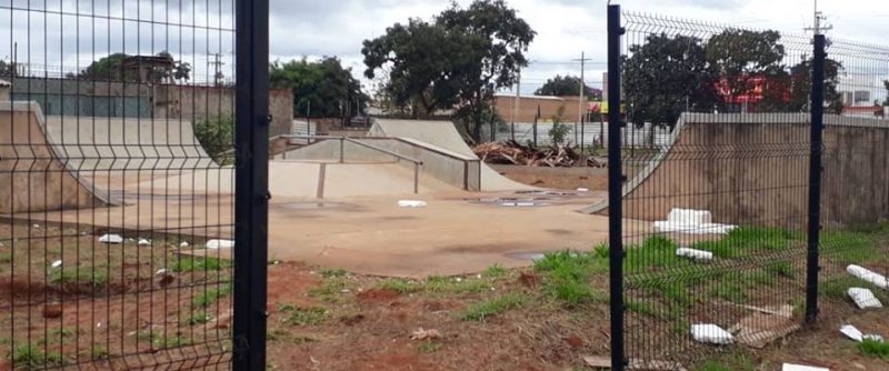 Uma estrutura semelhante foi construída no Parque do Sol, onde a Prefeitura concluiu as obras que estavam paradas, asfaltou o entorno e o próximo passo é aquisição de equipamento e mobiliário.