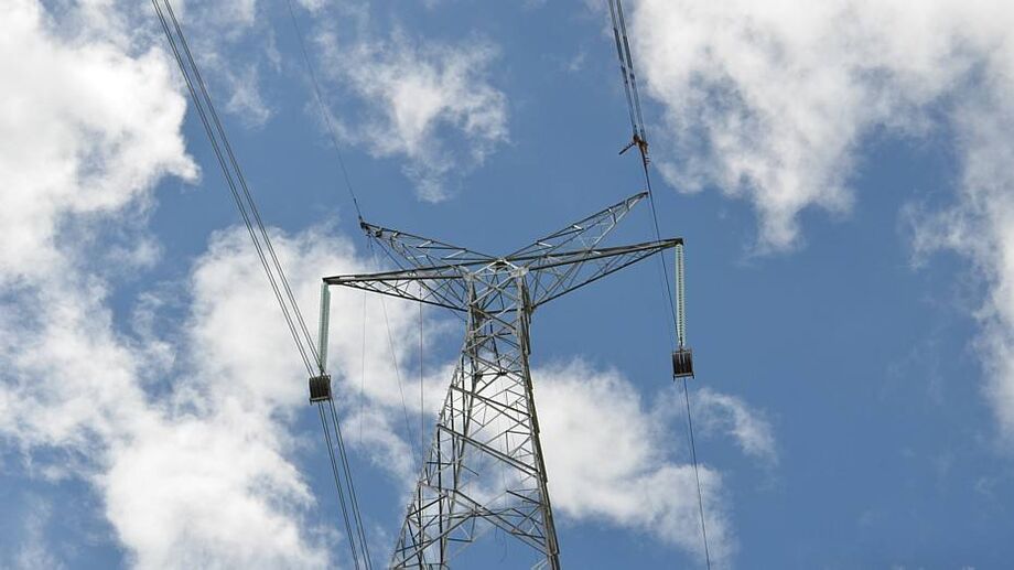 Com um cronograma de abertura aprovado, a liberdade de escolher seu próprio fornecedor de energia elétrica até hoje é privilégio de grandes consumidores