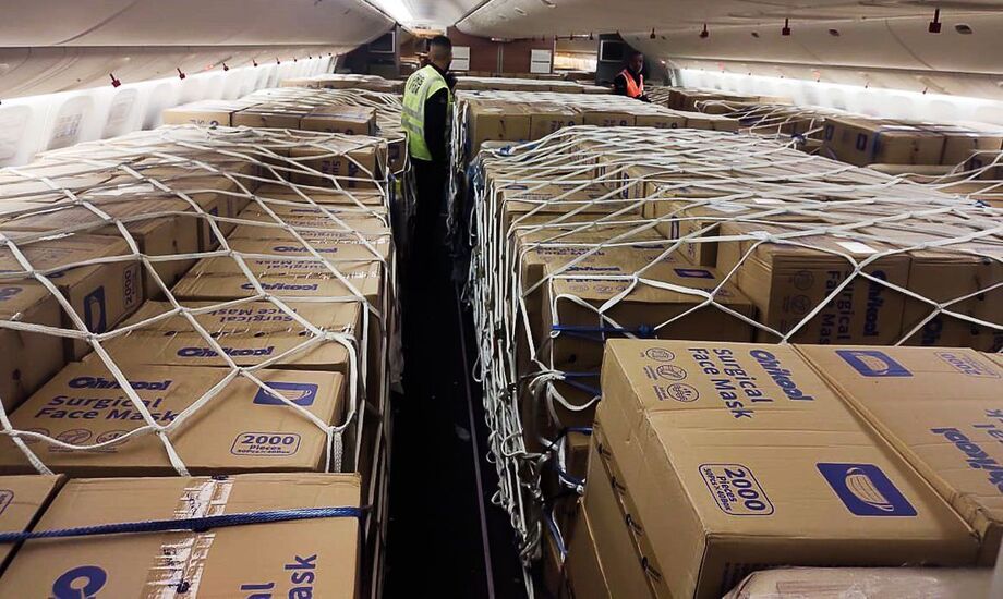 O plano de logística do governo federal abrange ações para viabilizar a chegada do material importado, articulação com órgãos governamentais que atuam nos aeroportos para prioridade no desembaraço aduaneiro e apoio na distribuição dos equipamentos nos est