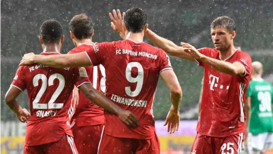 Lewandowski comemora gol sobre o Werder Bremen