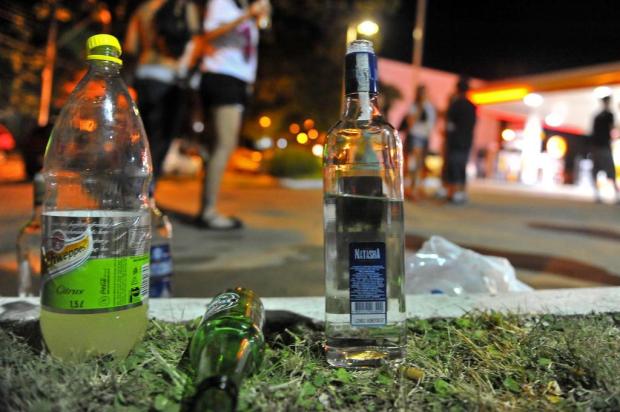 Proibido o consumo de bebidas alcoólicas na ruas e passeios públicos