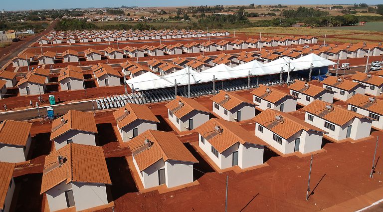 Agência de Habitação Popular de Mato Grosso do Sul (Agehab), publicou hoje (18.06), no Diário Oficial do Estado (DOE), edital notificando mutuários de Nioaque e Vicentina por irregularidade na situação contratual