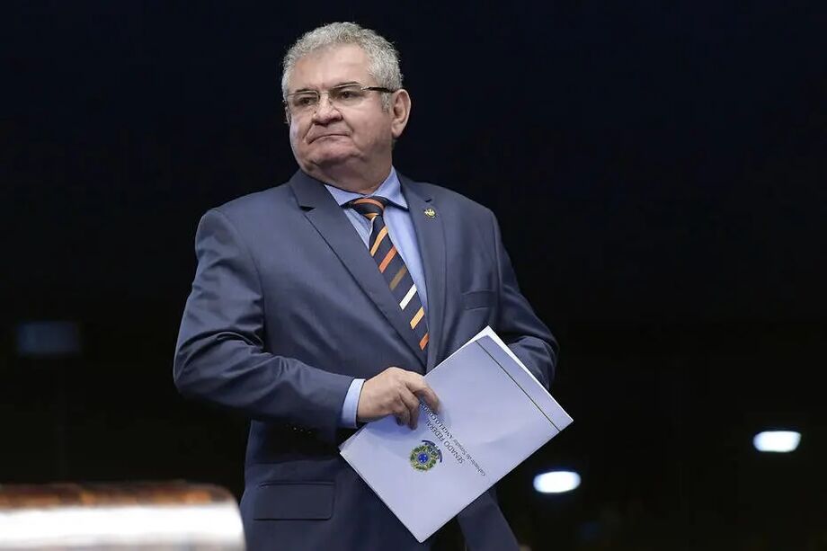Senador Ângelo Coronel (PSD) preside a CPI das Fake News