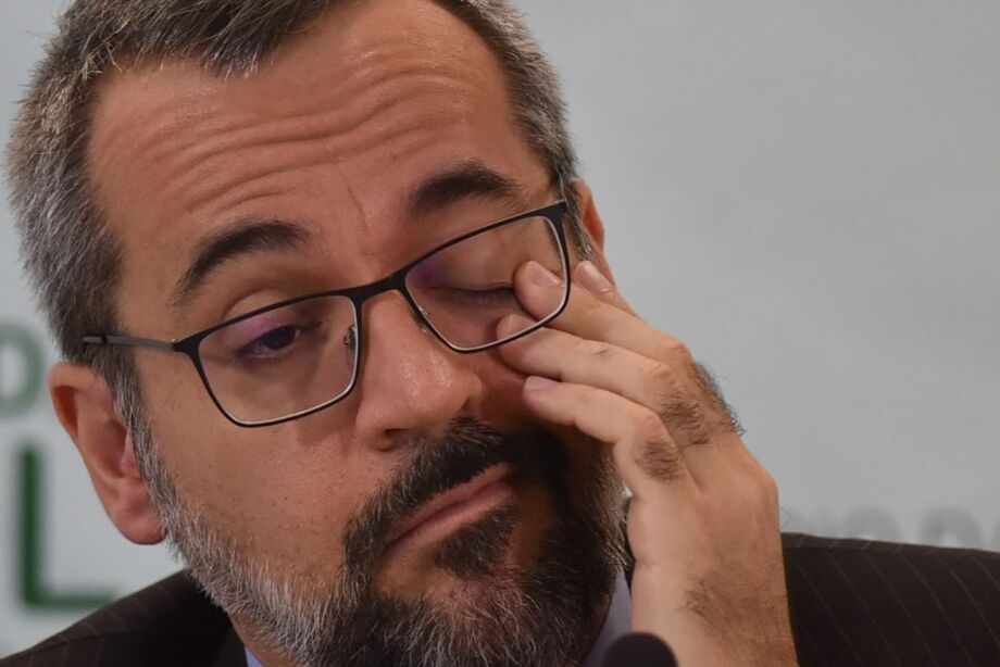 Weintraub ficou 14 meses no cargo