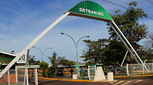A partir desta quinta-feira (18.6), profissionais de Medicina de Tráfego ou entidades de serviços médicos podem se credenciar ao Detran-MS (Departamento Estadual de Trânsito de Mato Grosso do Sul) para realizar exames de aptidão física e mental em candid
