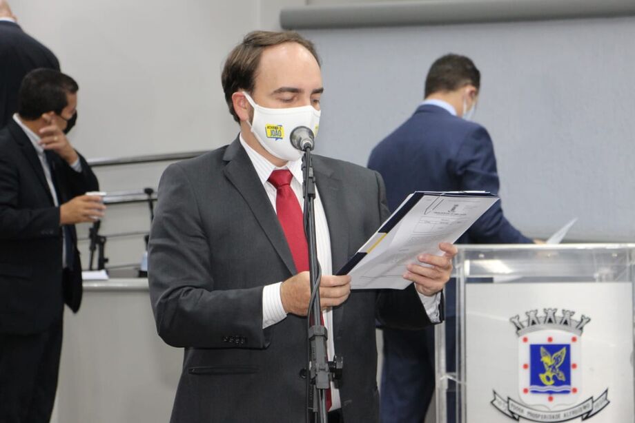 João César Mattogrosso também apresentou o pedido para um estudo de viabilidade de instalação de uma academia ao ar livre na praça localizada entre as Ruas Carlos Chagas, Mogi das Cruzes, Aniceto da Costa Rondon e Rua Eldorado, no Bairro Caiçara