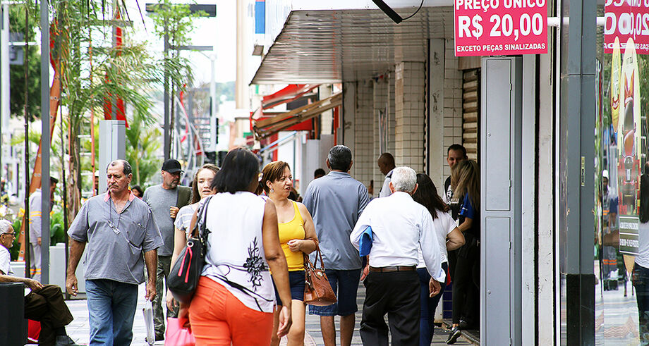 A população ainda não está acostumada com o uso da máscara
