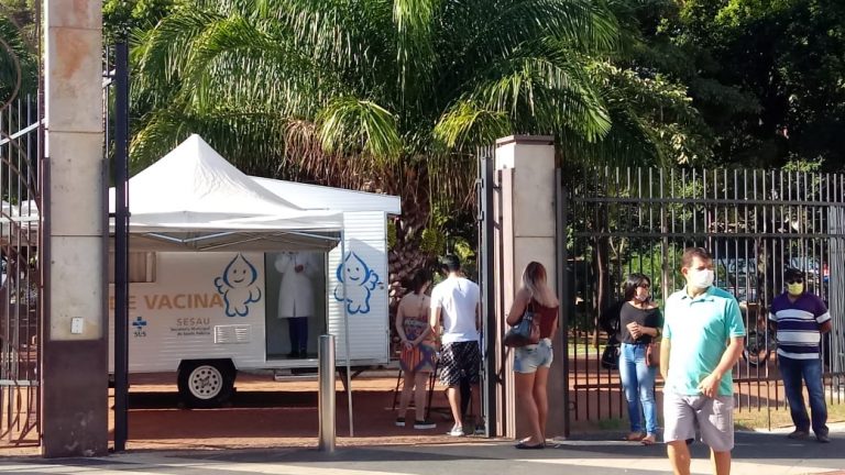 O público alvo da campanha de Sarampo são pessoas de 20 a 49 anos de idade indiscriminadamente