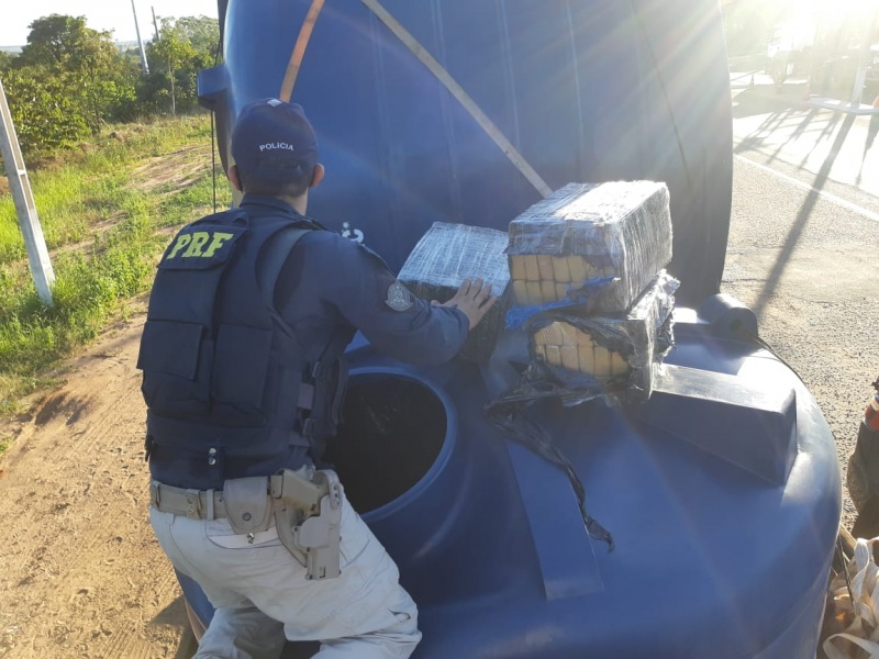 Ao todo, foram apreendidos 3.000 Kg de maconha