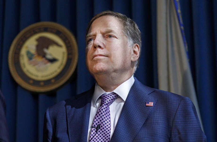 Geoffrey S. Berman investigava associados de Trump