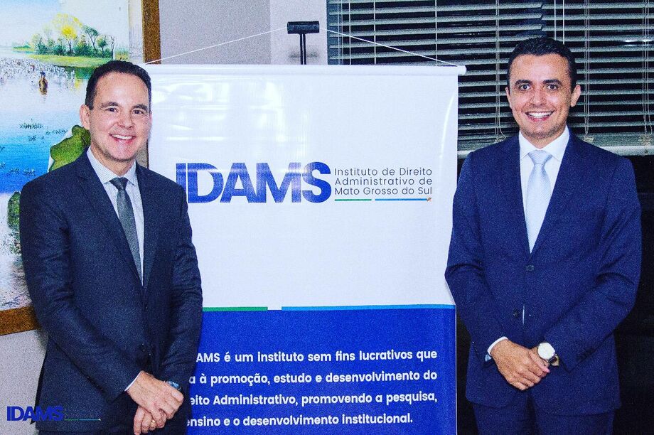 Com a doação dos livros neste ano, já são 3 mil exemplares doados ao IDAMS pela Editora Fórum
