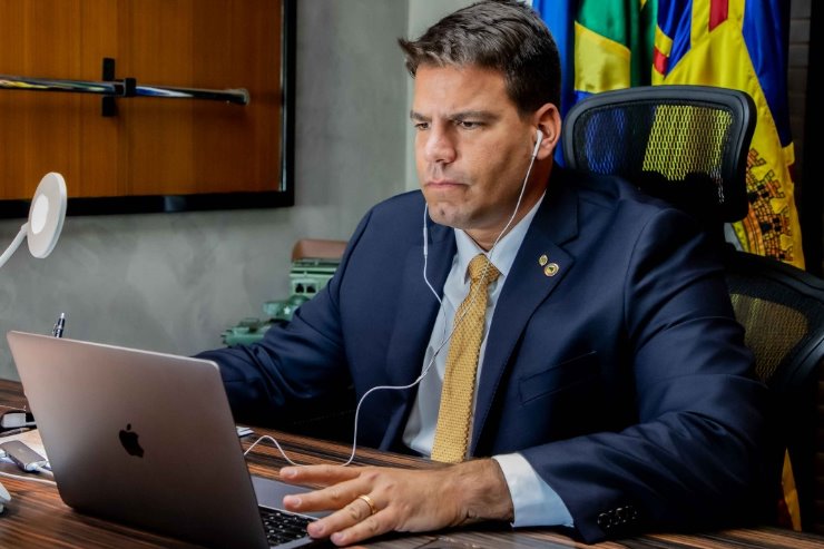 or conta disso, os populares procuraram o gabinete do parlamentar, Capitão Contar, para pedir o retorno do serviço público.