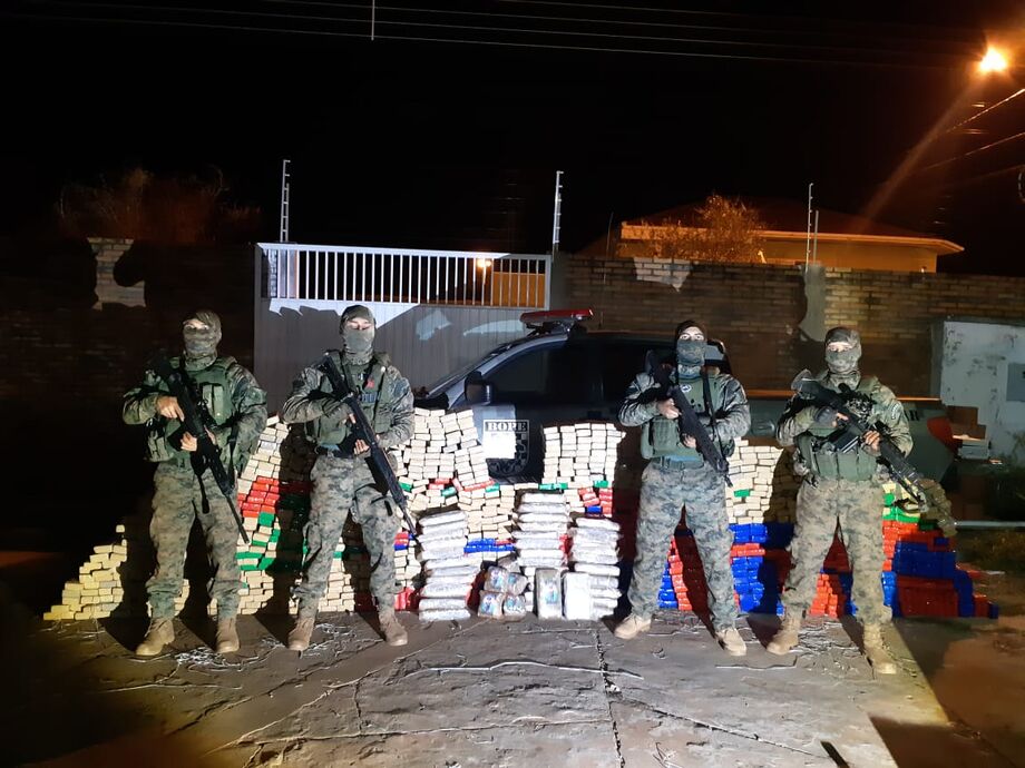Quatro homens foram presos, entre eles um menor de idade