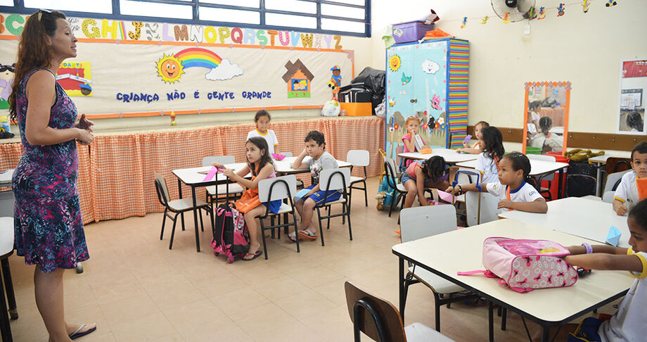 Pais e funcionários de escolas querem que as aulas presenciais voltem