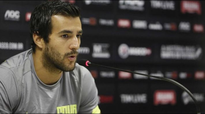 O lateral tem no currículo dois títulos do Campeonato Paraguaio.