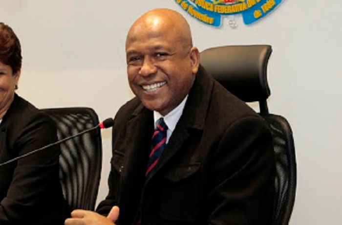 O Conselho Nacional de Justiça instaurou reclamação disciplinar contra o desembargador Paulo Sérgio Rangel do Nascimento, do Tribunal de Justiça do Rio, por negócio firmado pelo magistrado com o empresário Leandro Braga de Souza, preso por desvios na Saúd