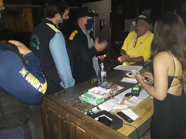 Equipes da GCM e da Semadur estão fazendo cumprir o toque de recolher
