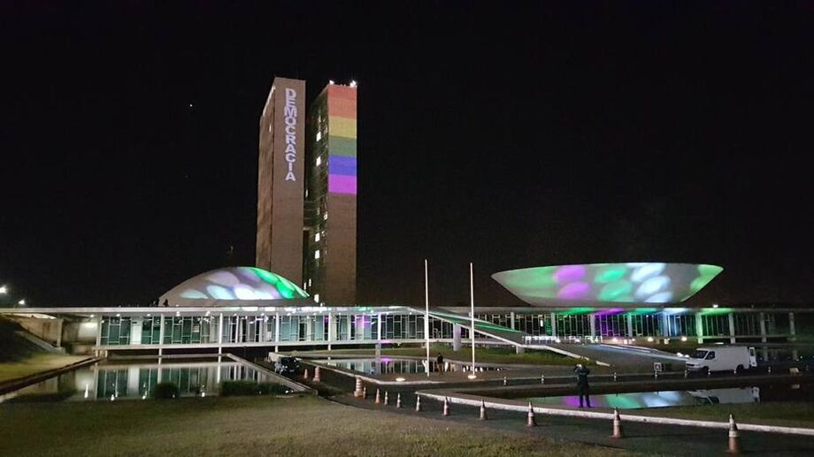 De acordo com a decisão, por maioria dos ministros do STF, não é necessária decisão judicial nem laudos médicos e psicológicos para que a mudança seja efetivada.