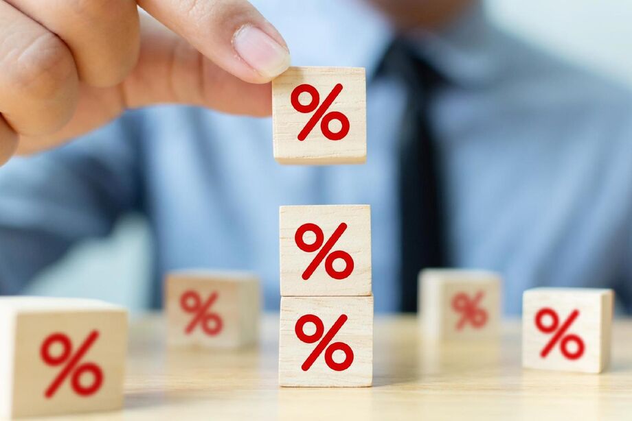 Às 10h03, o DI para janeiro de 2022 apontava 2,97%, mesma taxa de sexta-feira no ajuste.