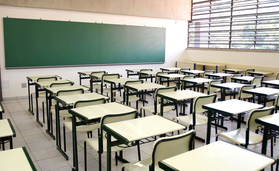 A volta será escalonada e, no primeiro momento, só 35% dos alunos de cada colégio poderão frequentar aulas a cada dia.