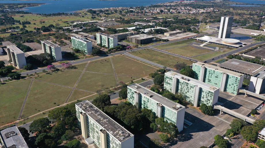 O resultado de maio foi um pouco melhor que mediada das expectativas do mercado financeiro, que apontava um déficit de R$ 131,4 bilhões em maio