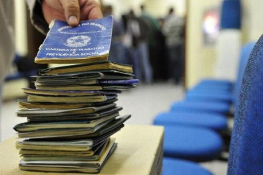 A pandemia do coronavírus levou ao fechamento de 1,487 milhão de vagas com carteira assinada entre março, quando foi registrado o primeiro caso de covid-19 no país, e maio