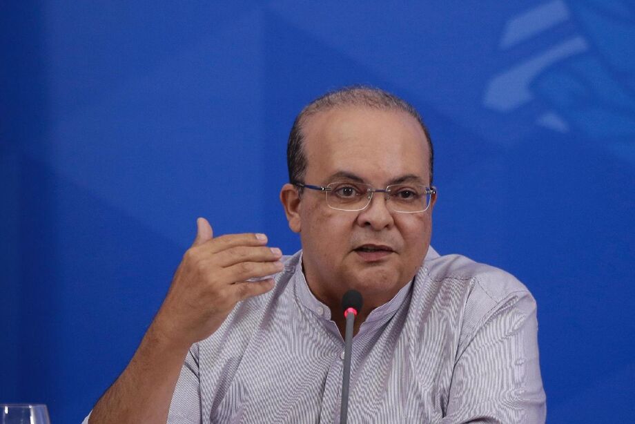 Tenho 200 leitos de UTI sobrando. Tenho 170 leitos na UTI que, se eu quiser, dou uma canetada, já combinado com eles, estou pagando, e coloco à disposição da população.
