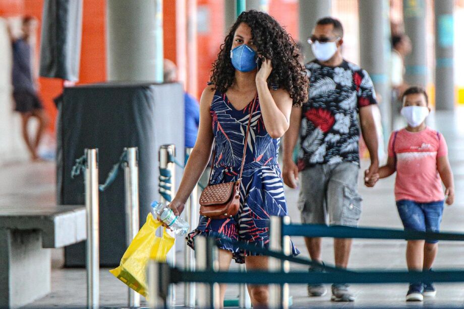 O governo mineiro enfrenta até hoje surtos de covid-19 dentro da pandemia e registrou o primeiro caso de presidiário morto pela doença.