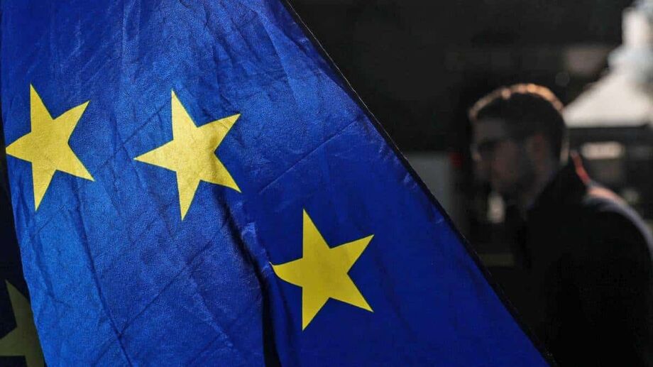 Os residentes de Andorra, Mônaco, São Marinho e Vaticano, de acordo com comunicado da União Europeia, devem ser considerados residentes da UE para os fins desta recomendação.