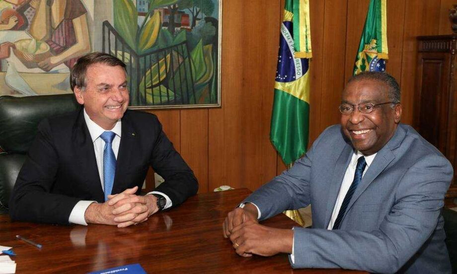 Apesar de a nomeação ter sido publicada em Diário Oficial da União na quinta-feira, 25, Decotelli ainda não tinha poder para despachar