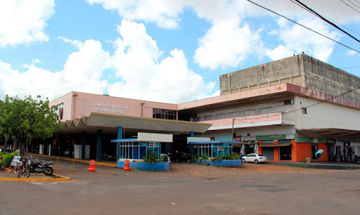 Rodoviária antiga é ponto de embarque das vans