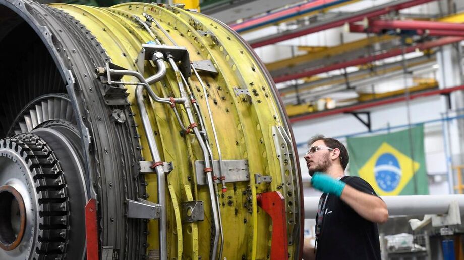 Conforme o levantamento, a queda do faturamento foi indicada proporcionalmente mais entre executivos de grandes empresas (76%) do que entre entrevistados das médias empresas (68%)